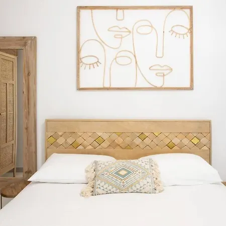 Apartment A12 - 1 Bdr Centre Train Station 5 Min Sea - Ac, Parking & Terrace *