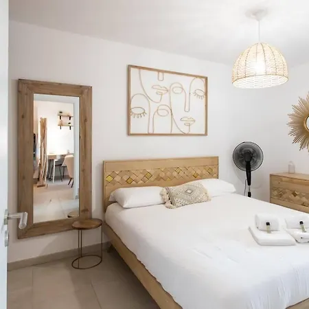 A12 - 1 Bdr Centre Train Station 5 Min Sea - Ac, Parking & Terrace Apartment Antibes