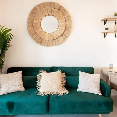 A12 - 1 Bdr Centre Train Station 5 Min Sea - Ac, Parking & Terrace *