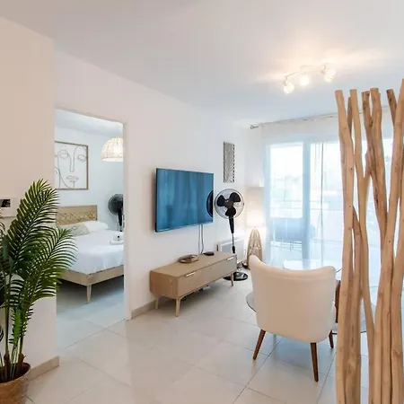 A12 - 1 Bdr Centre Train Station 5 Min Sea - Ac, Parking & Terrace *